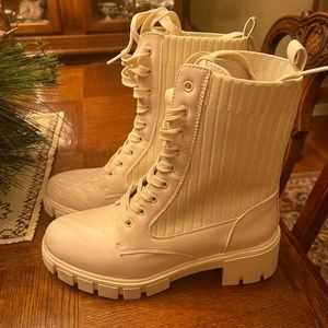 QUPID size 7 Brand new never worn cream leather combat boots